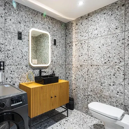 Luxury Peaceful By The St Stephen's Basilica Apartment Budapest