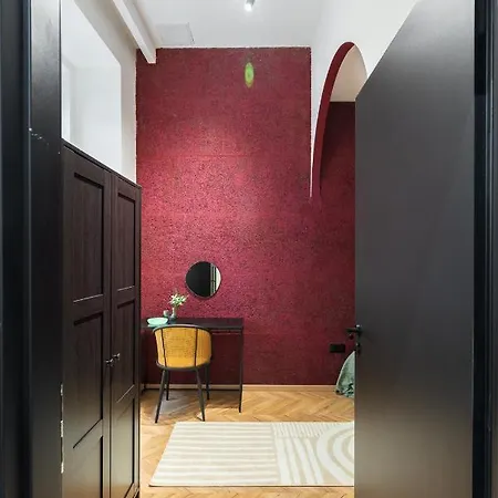 Luxury Peaceful By The St Stephen's Basilica Apartment