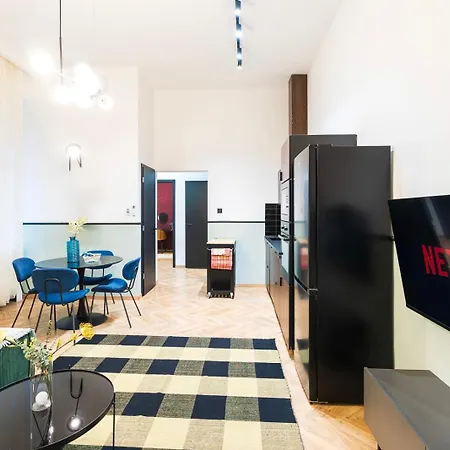 Luxury Peaceful By The St Stephen's Basilica Apartment Budapest