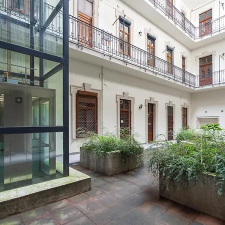 Luxury Peaceful Nest By The St Stephen's Basilica * Budapeszt